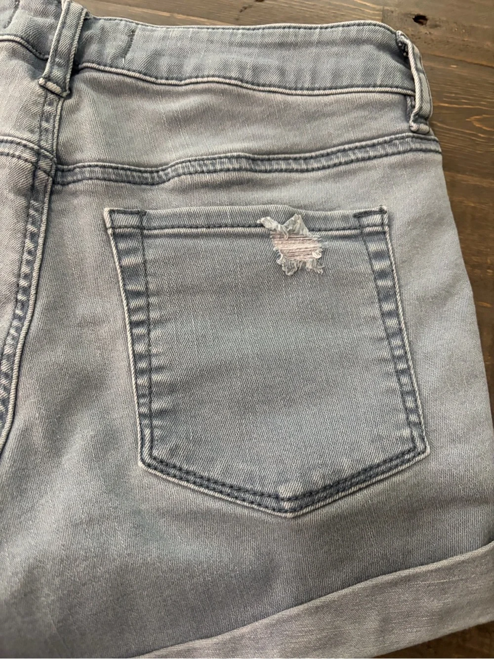 PacSun Bullhead Women’s Distressed Denim Shorts Size 26 Light Wash Cuffed